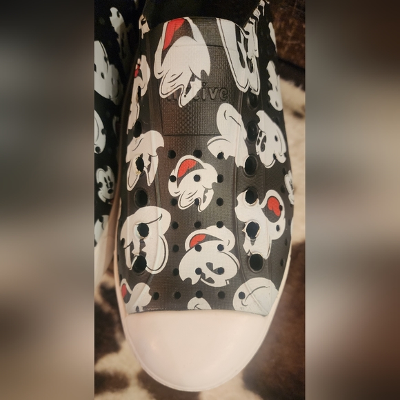 Native Disney Shoes - Picture 10 of 15